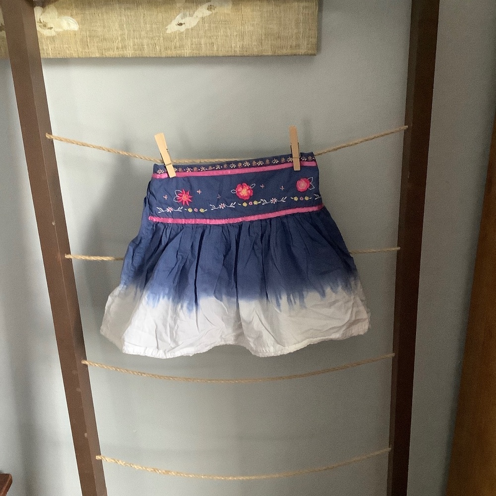 🍭5 For $25! 🍬 Elsa Inspired Skort in size 2.